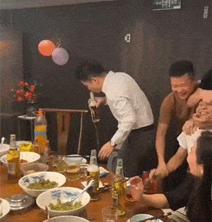 欲罢不能：妹子口胡称霸，却被大爷秒懂，太尴尬了！