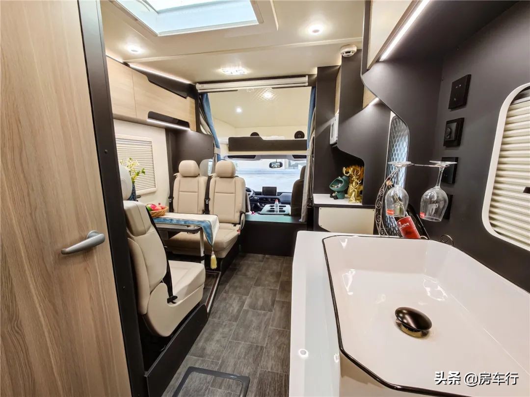 上汽轻卡房车h500好还是h300好,15-20万全新轻卡房车推荐