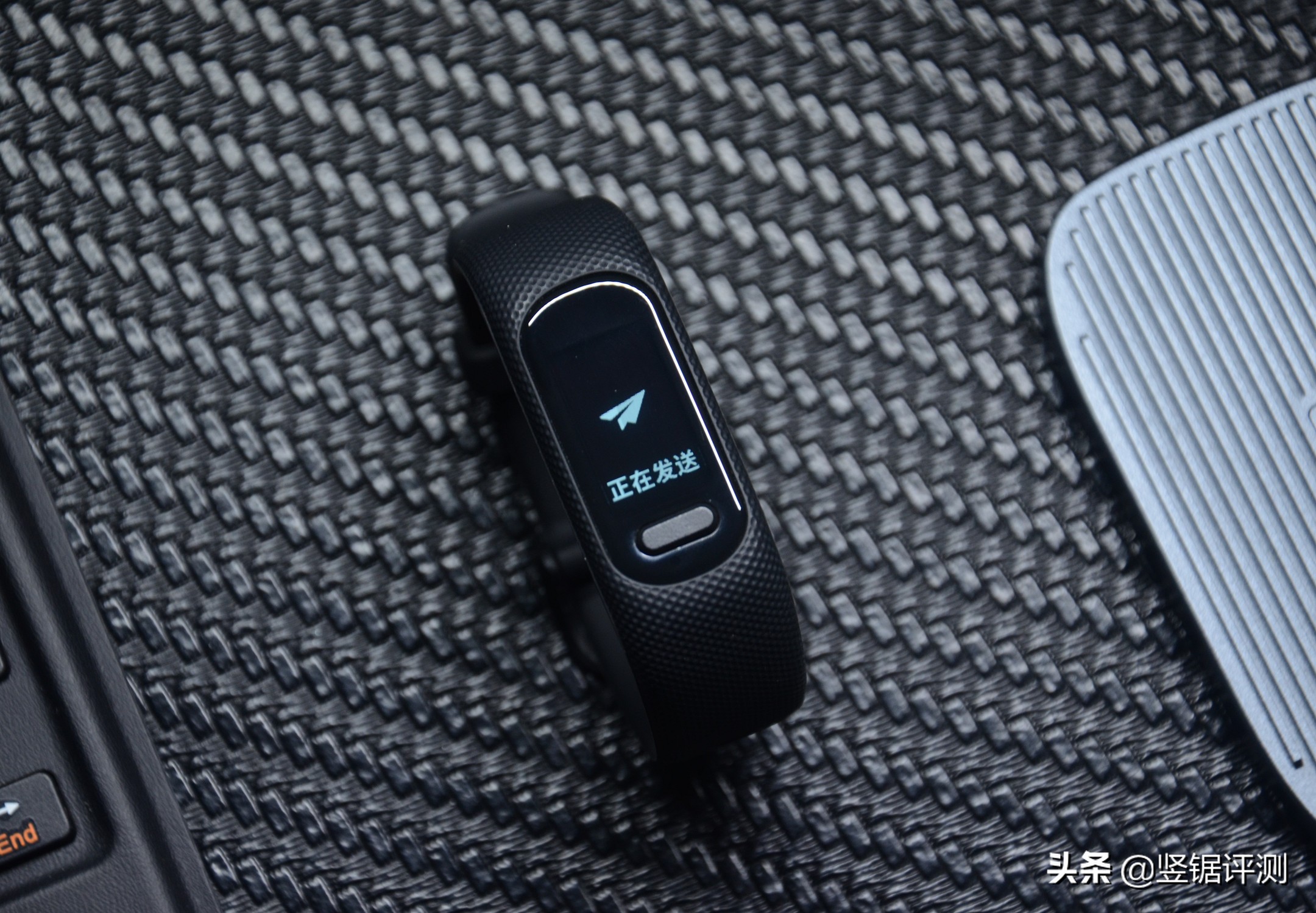 佳明手环4和5哪款好,garmin佳明vivosmart运动手环