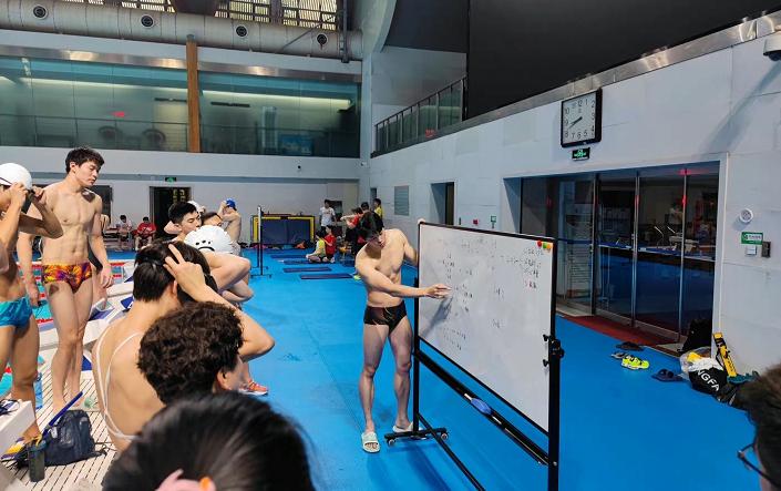 孙杨评价汪顺视频,汪顺徐嘉余孙杨季新杰颁奖仪式