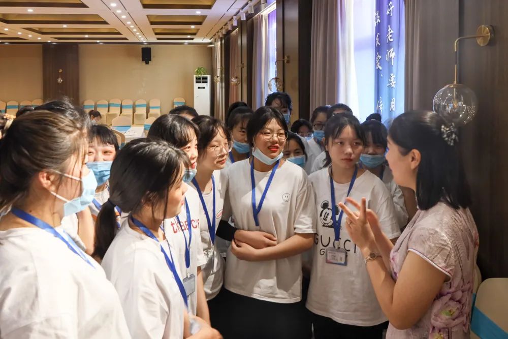 学幼师有什么好前途,男幼师就业前景