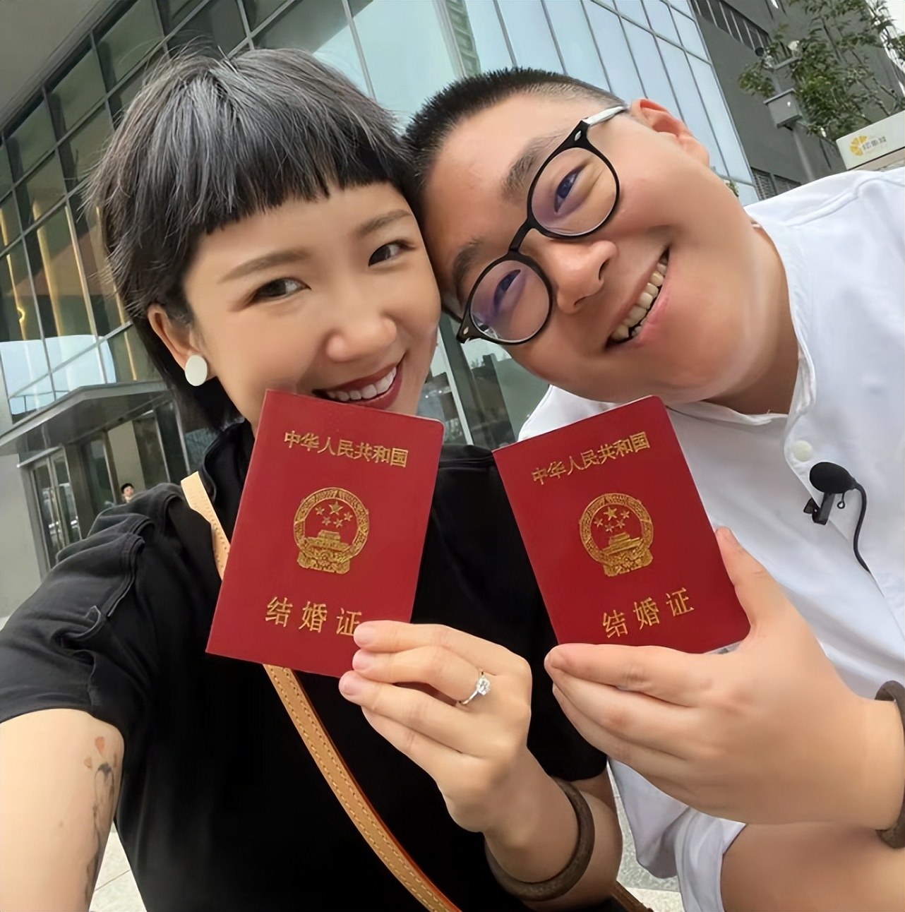 郝劭文晒婚纱照和妻子秀恩爱,郝劭文结婚感言