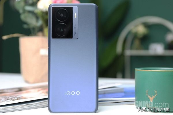 iqooz7有120w快充吗,iqooz7可以用200w快充吗