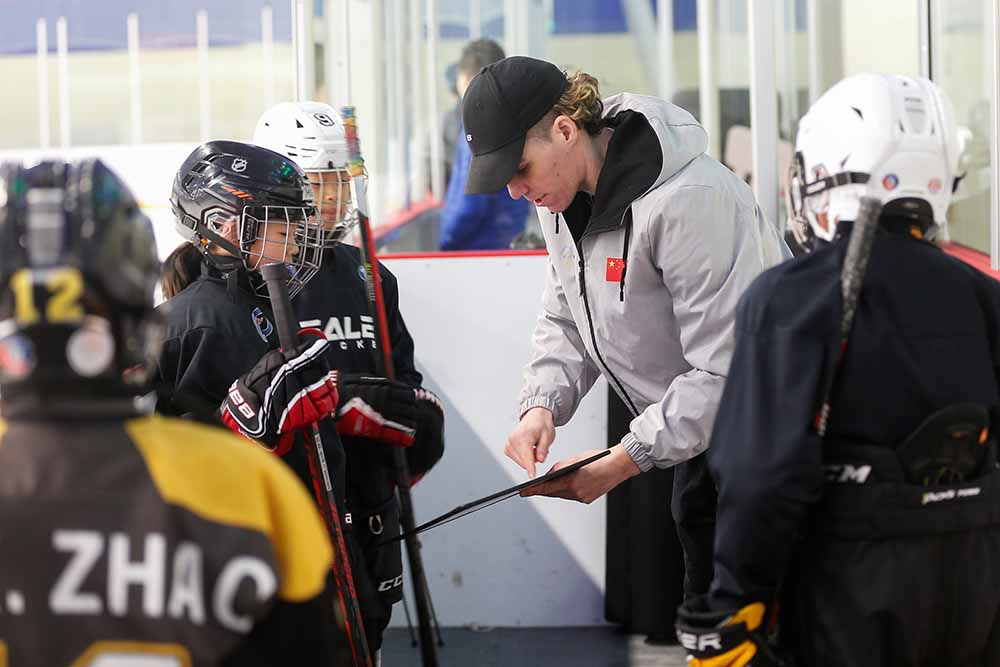 燃情冬奥筑梦未来,筑梦冬奥共赴未来手抄报