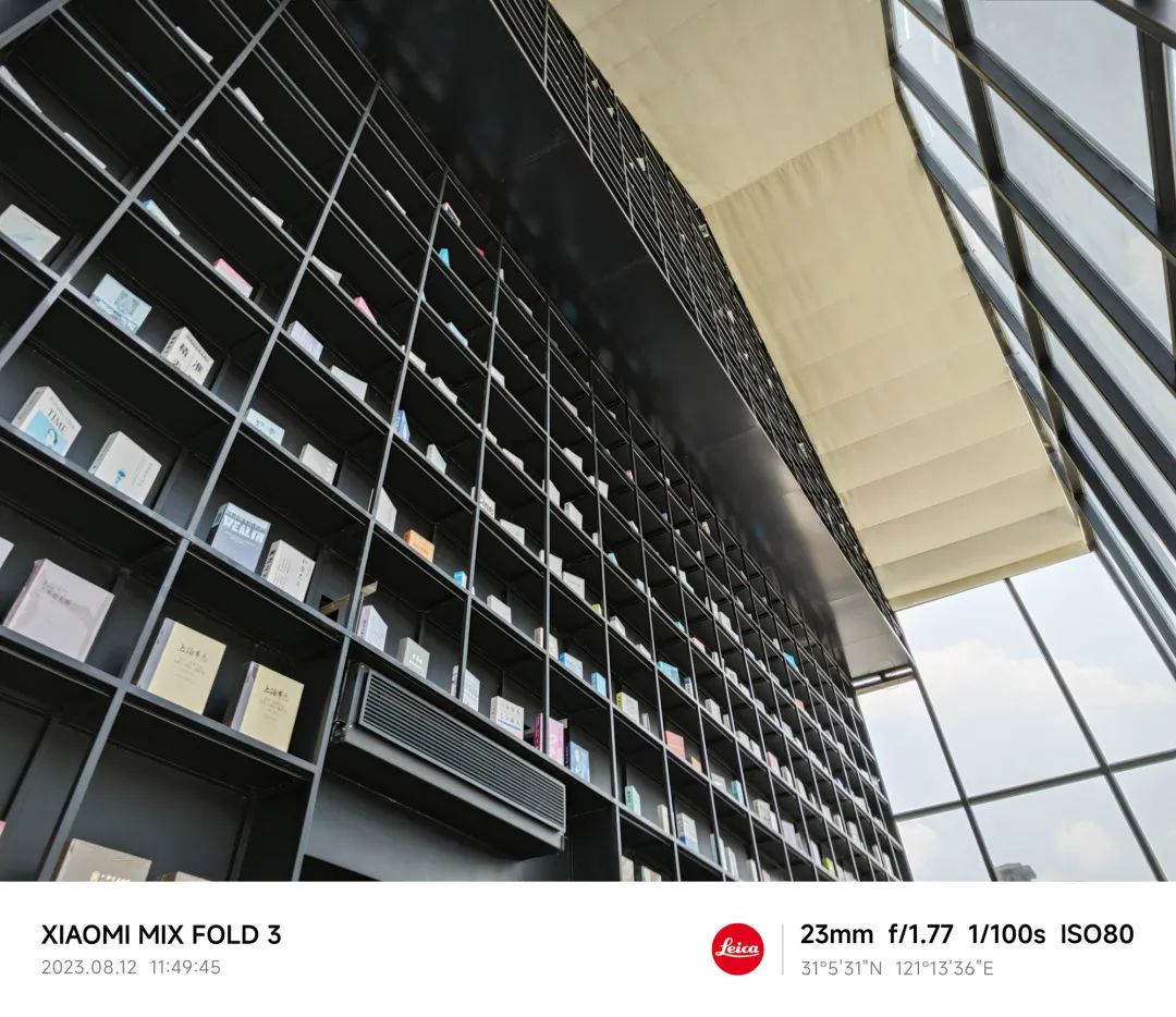 小米mixfold3长焦微距对比华为,关注色彩