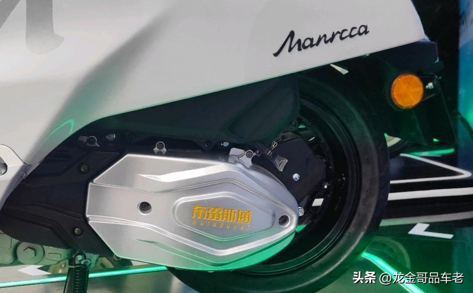 南方蒙娜丽莎150踏板测评,2023款南方蒙娜丽莎150复古踏板车