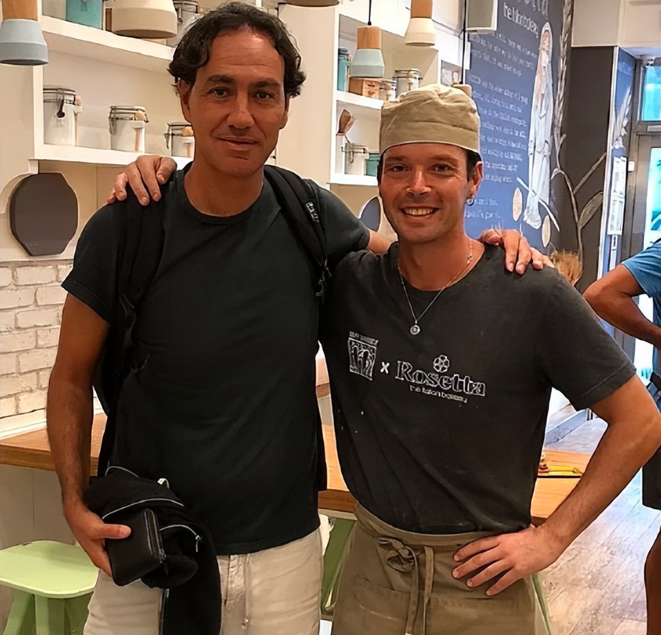 07年ac米兰圣西罗欧冠捧杯,07年ac米兰欧冠决赛