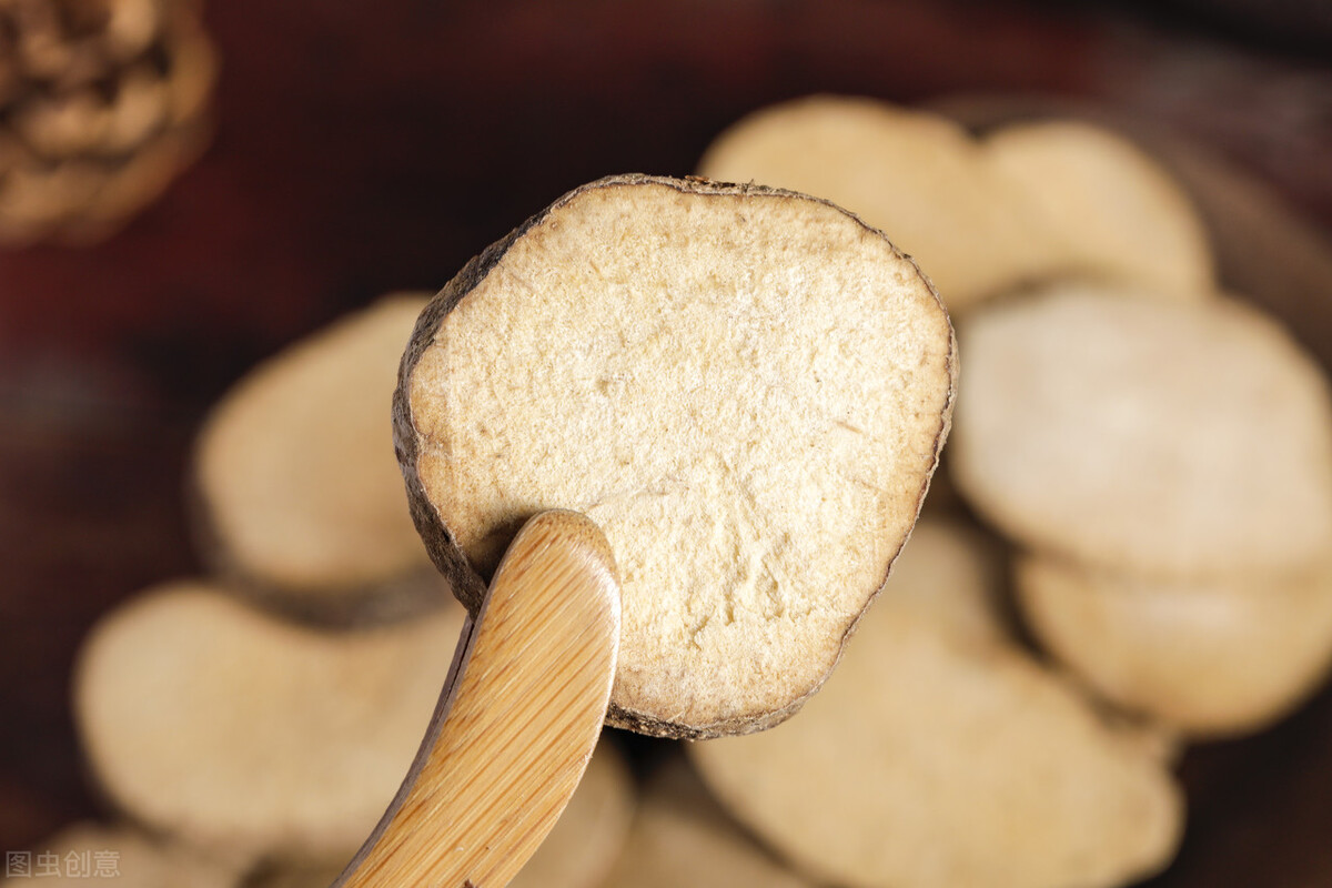 睾丸出汗潮湿中药能调吗,睾丸潮湿出汗臭