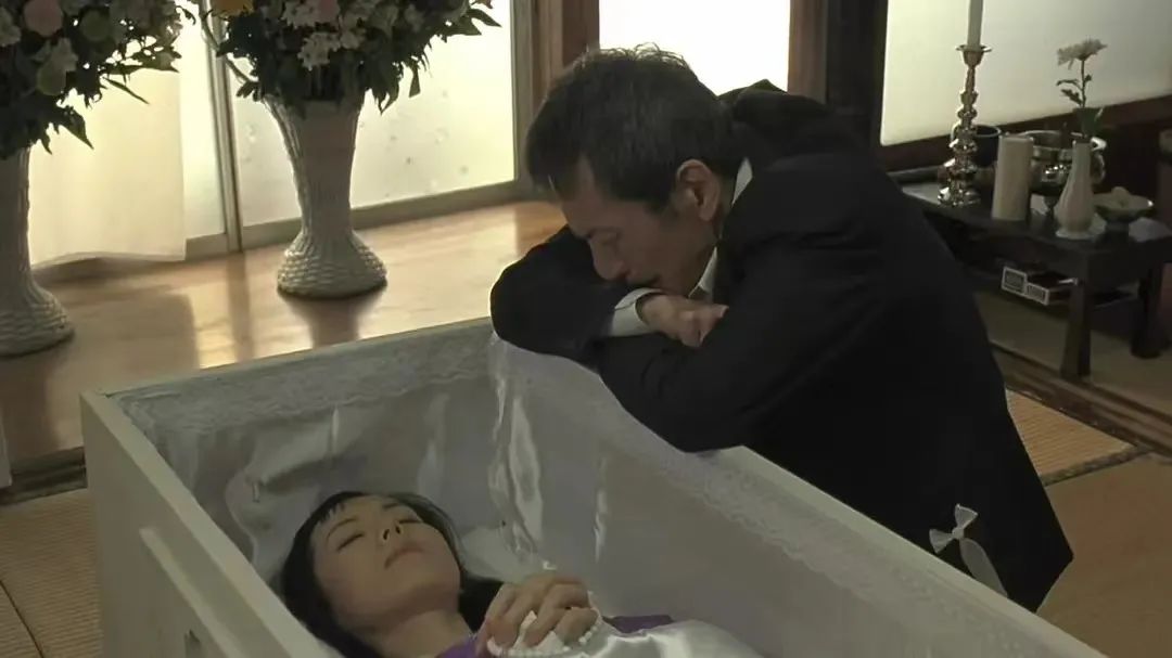 最爱的人死了崩溃,最爱的人死了咋办