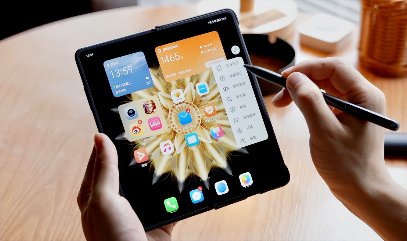 荣耀MagicV2值不值得入手？看完这篇千字好文，告诉你答案