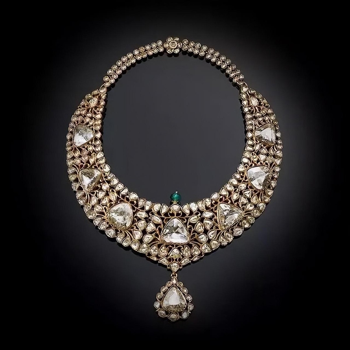 卡塔尔300亿美元,卡塔尔三公主