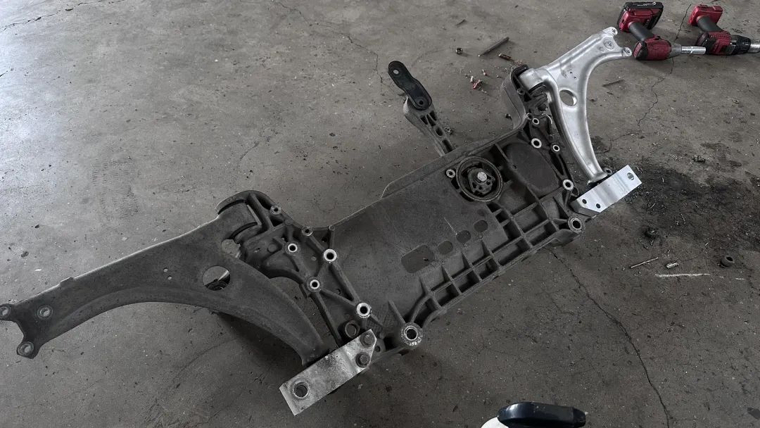 r36翻新改造全过程,大众r36这么老的车怎么还卖这么贵