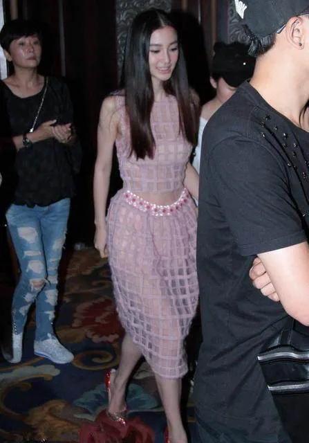 一场离婚让黄晓明成了笑话，他对baby已没有用，她吸干了他的资源