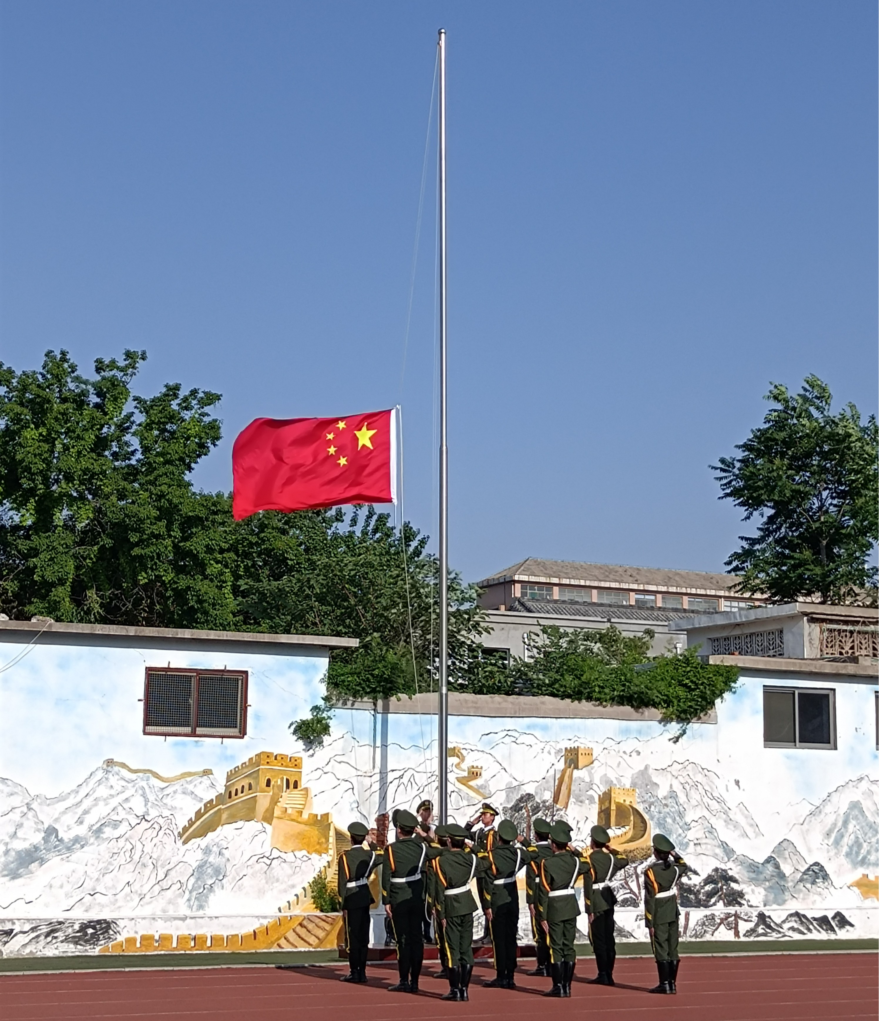 杏坛中学曲阜升旗仪式,曲阜市国防教育