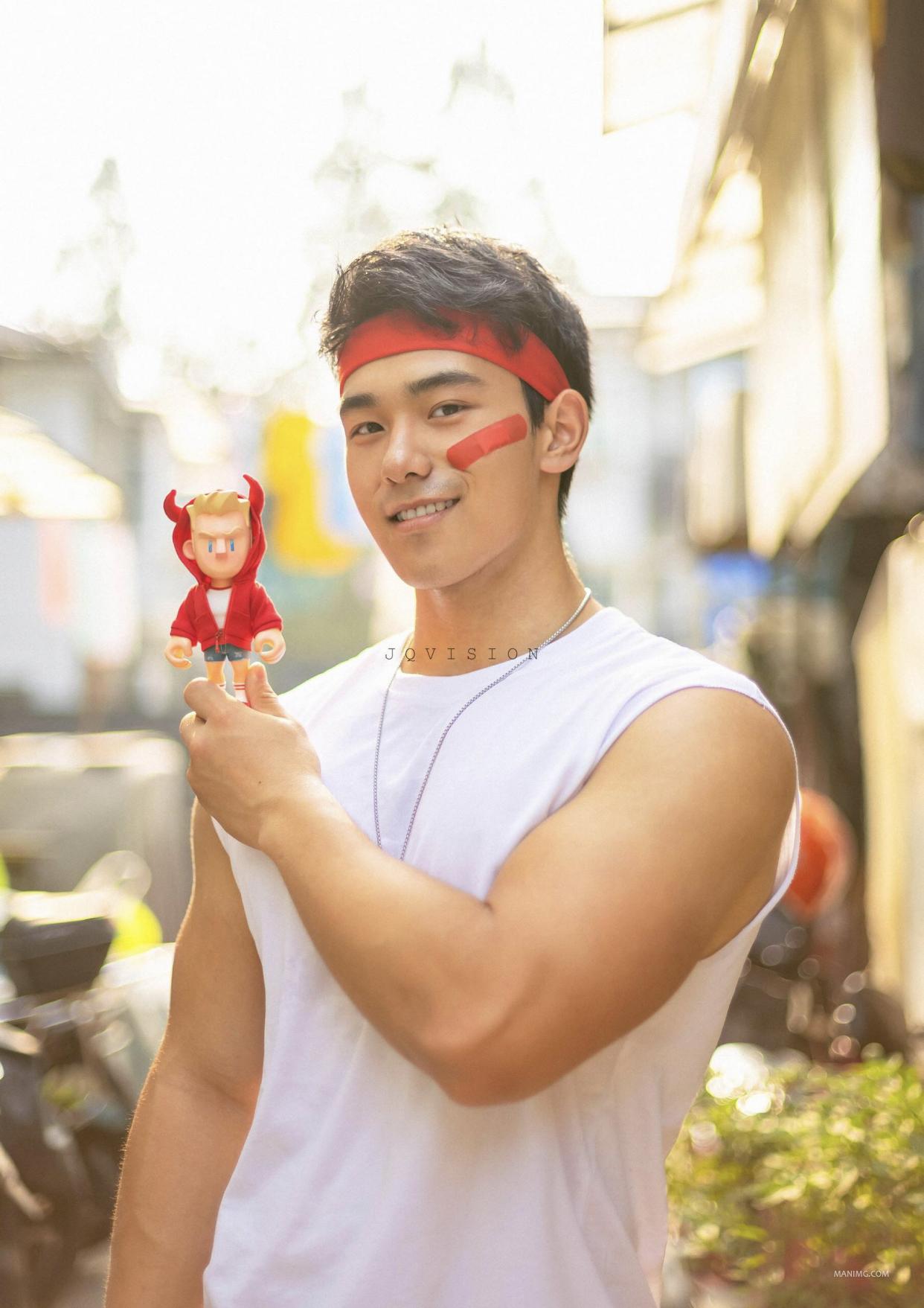 小励律曾浩然：肉球变型男