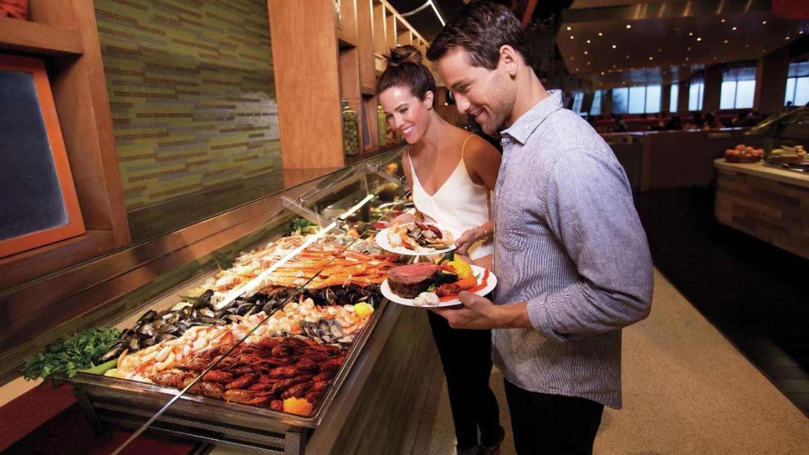 中美娱乐之都，澳门与拉斯维加斯，美女富豪云集，澳门还需努力