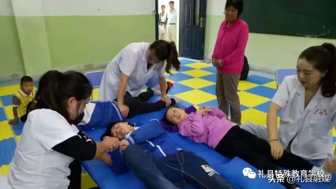 鐖卞績娴囩亴闈欏緟鑺卞紑,鐢ㄥ績鑱嗗惉闈欏緟鑺卞紑鐗规畩鏁欒偛瀛︽牎