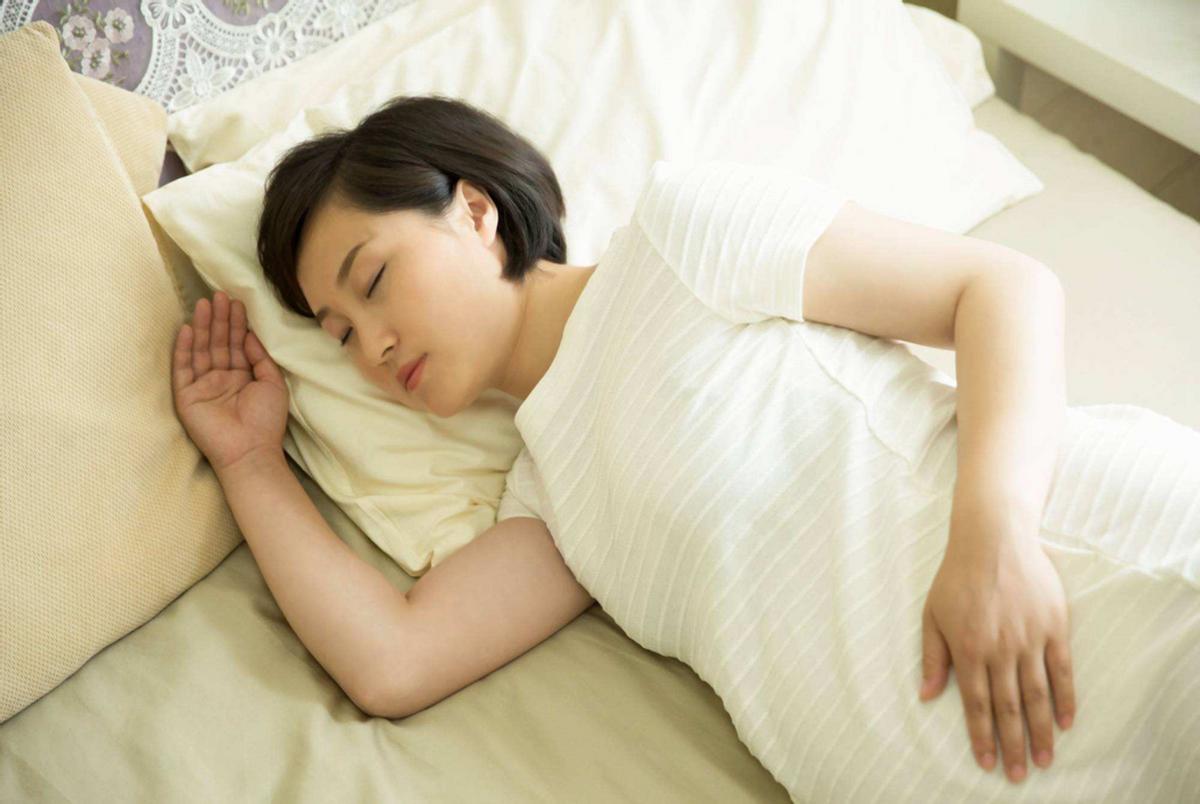 孕期睡眠不好该怎么调整,孕期睡眠不好胎儿也会睡眠不好吗