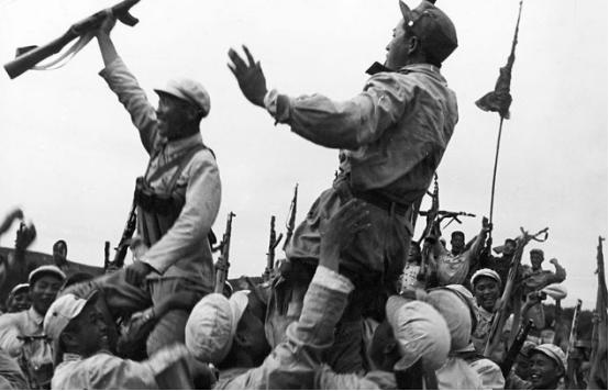 10万志愿军被包围，彭德怀心急如焚，毛主席一封电报直接转危为安