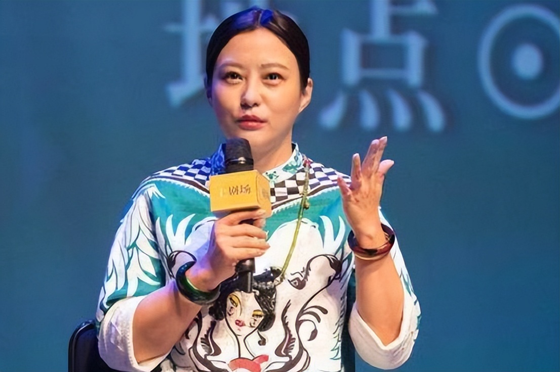 41岁的殷桃和46岁的梅婷,殷桃梅婷最好看的图片