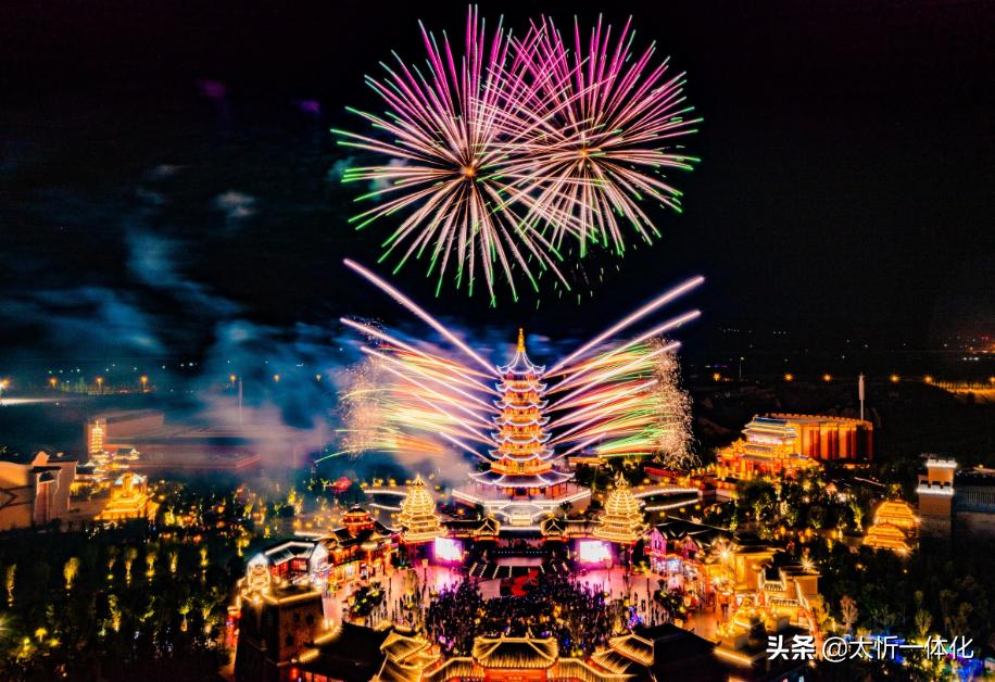 太原方特超级烟花秀,山西太原方特表演