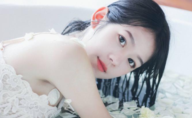 跟追的女生聊天聊什么话题,追女生没有话题聊天了怎么办