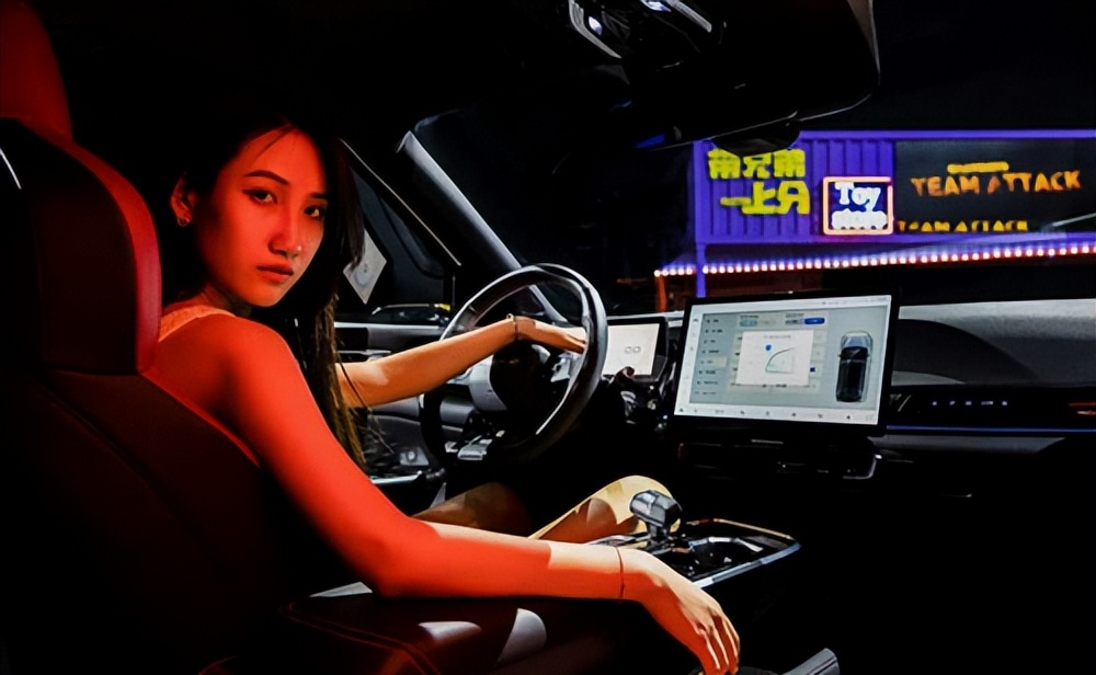 北汽魔方9月最新优惠,北汽魔方11.99万优惠多少