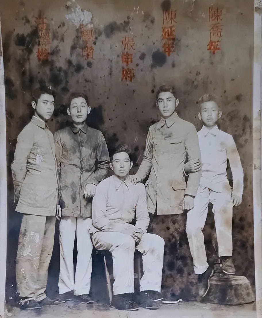 他是*共中**创始人之一，因一时意气用事*党退**，晚景落寞活至93岁