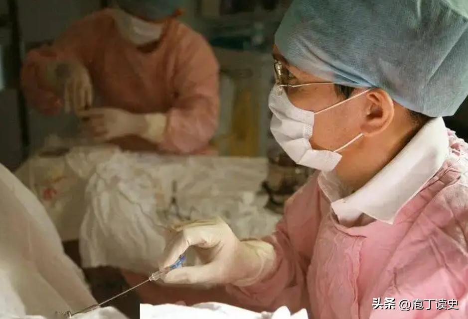 高校女生兼职有多残酷,女厕所高薪兼职骗局