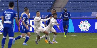 利雅得胜利vs利雅得新月c罗吃红牌,c罗处罚消息