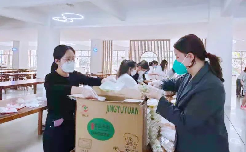 疫情大考彰显中国力量,疫情大考中坚定四个自信