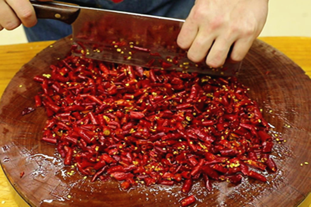 买火锅底料固体好还是液体好吃,买火锅底料怎么选