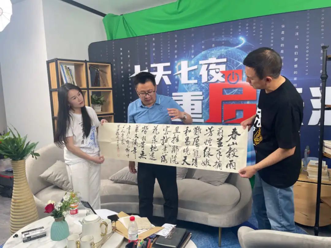 “重启天涯”,初代互联网人被直播上了一课|对话天涯前总编宋铮