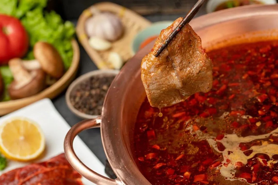 外国运动员火锅店,外国运动员组团打卡成都