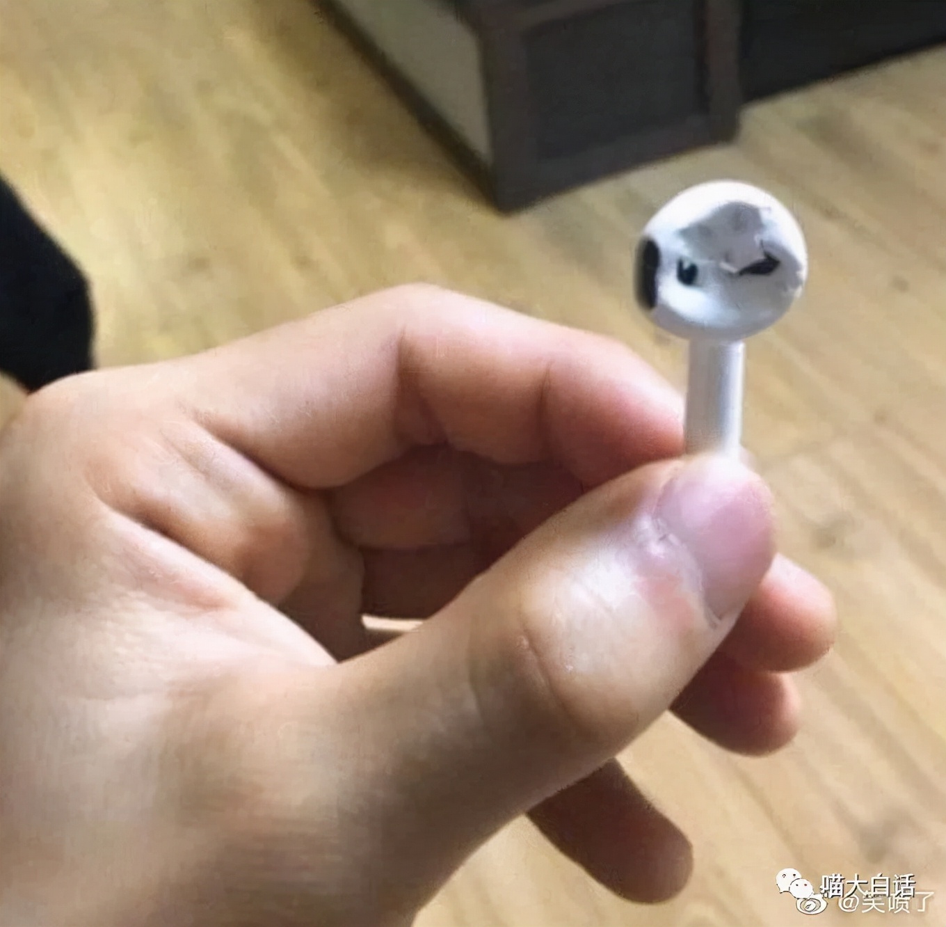 “不小心把饭卡落在女浴室后....”哈哈哈哈哈这是什么名场面