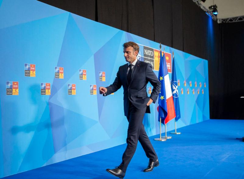 11日，军事冲突升级！美国想打世界大战？竟给乌军提供集束*弹炸**