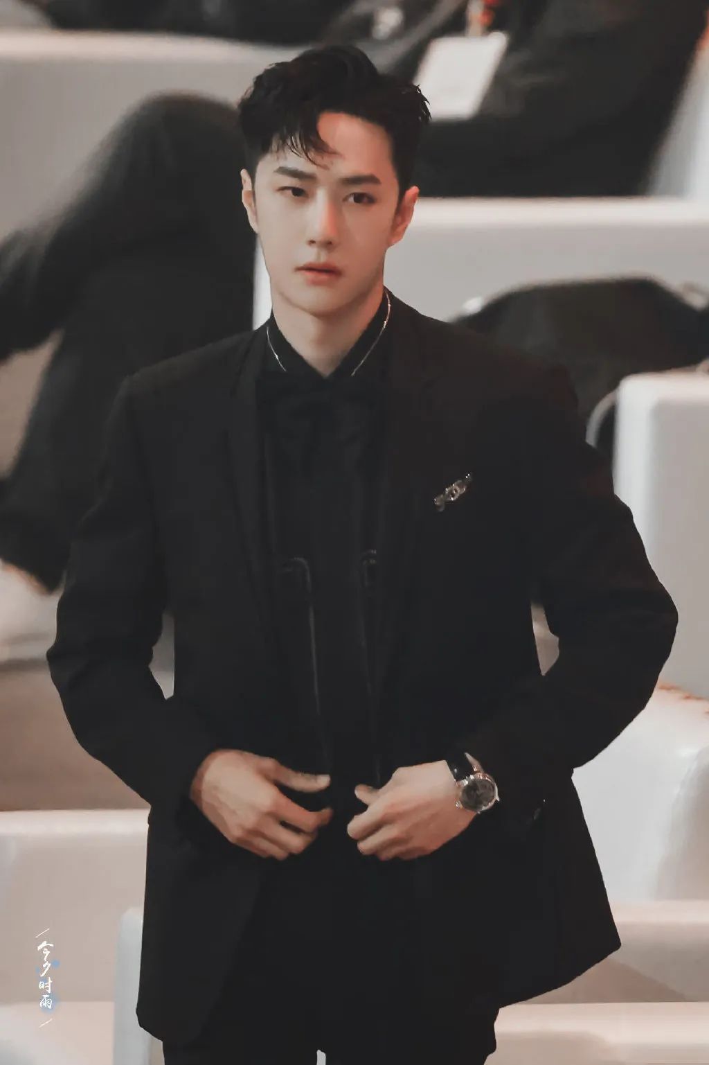 一款最帅气的男士发型,成熟男士头发稀少适合剪什么发型