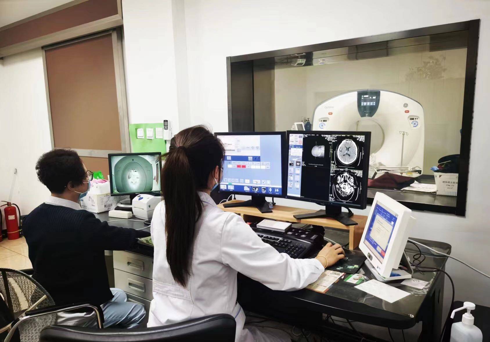 雷锋精神传承与青年志愿服务风采,医院传承雷锋精神致敬先锋模范