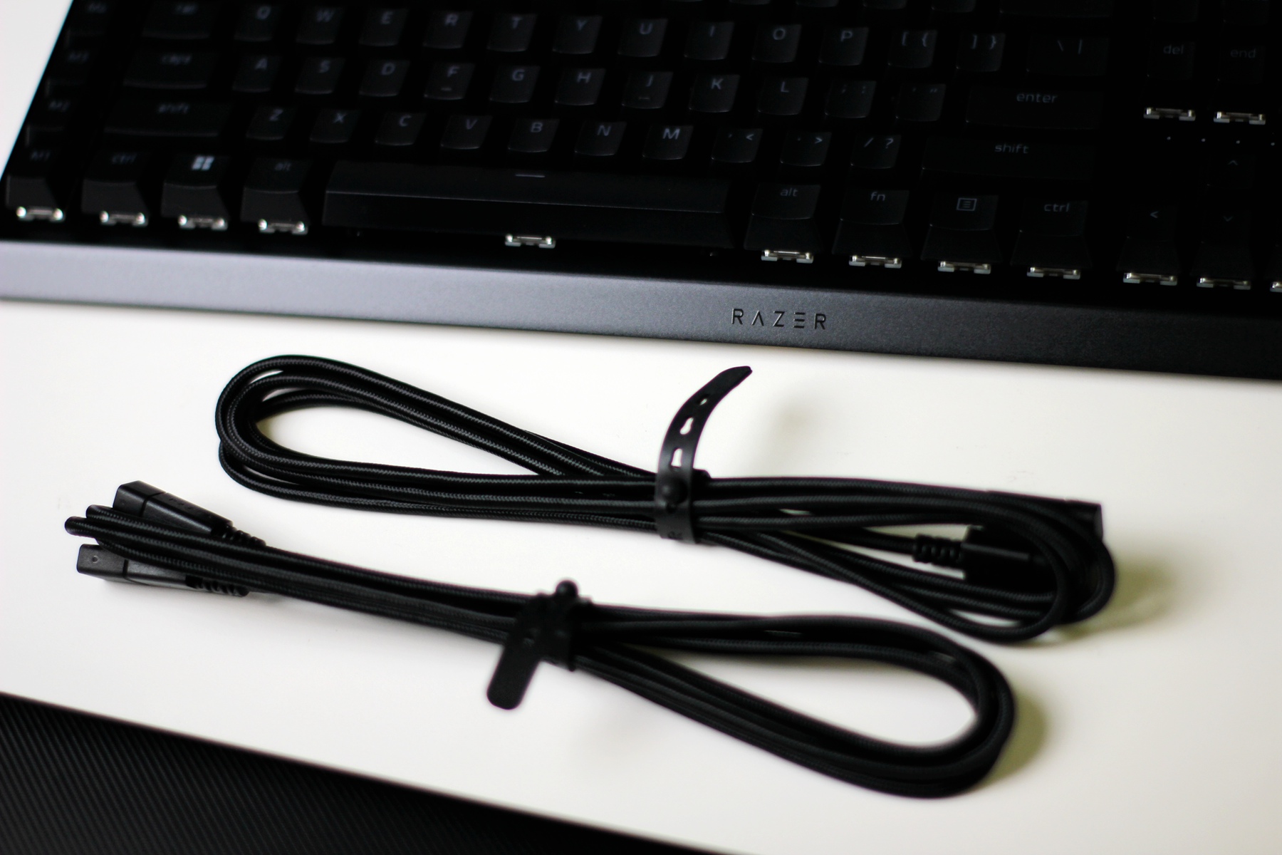 雷蛇黑寡妇蜘蛛幻彩版键盘测评,雷蛇键盘黑寡妇v4专业版测评