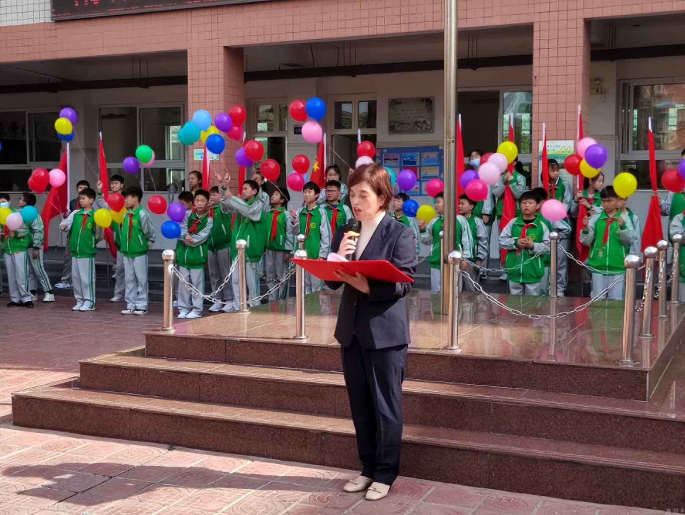 南阳市第十六小学举行2023年第十八届春季运动会