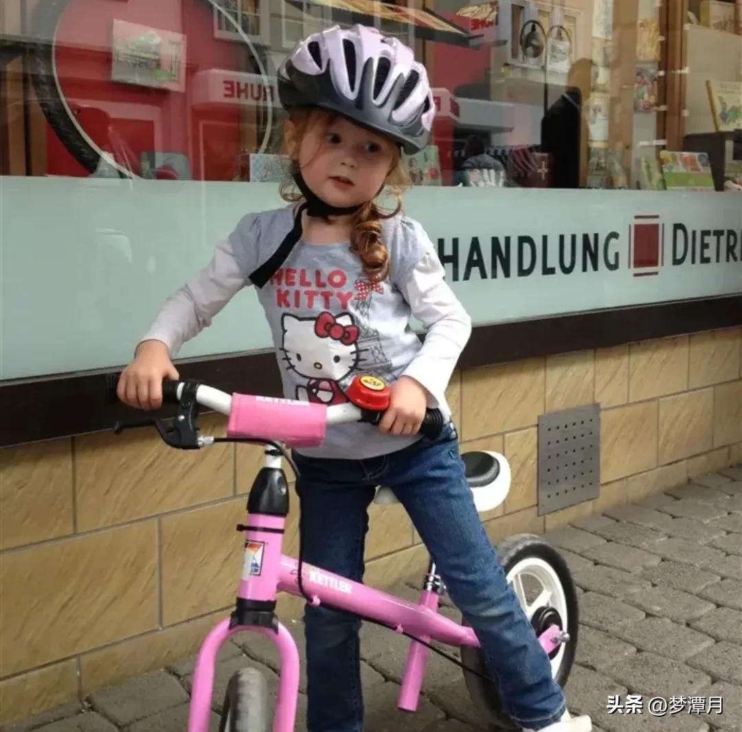 德国*灯区红**合法化,橱窗女郎持证上岗,为何女郎多数不是本国人?