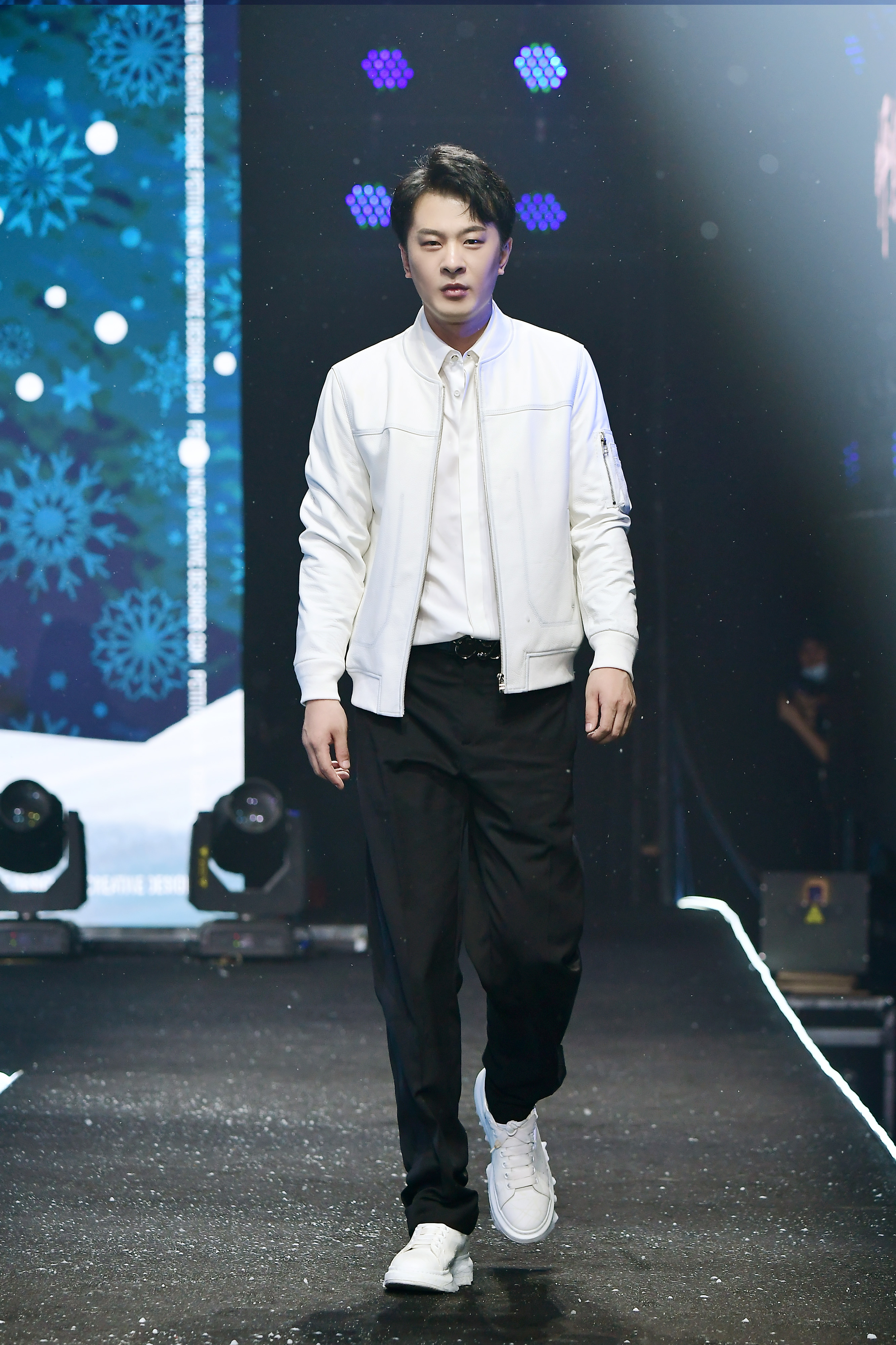 辛巴在公益上的坚持,辛巴投身做农业