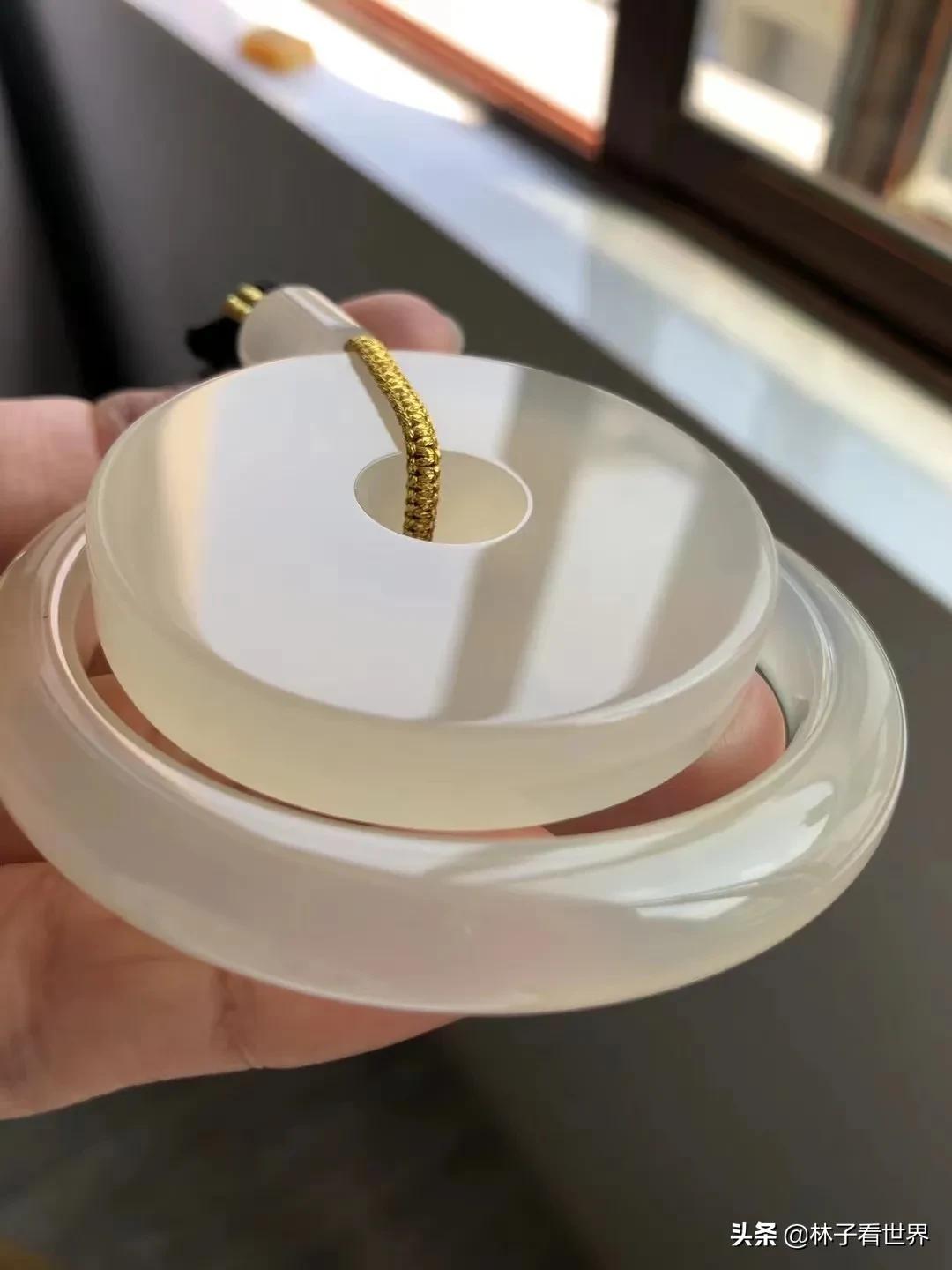 像玻璃一样透明的玉是什么玉,像玉石一样的透明瓷器