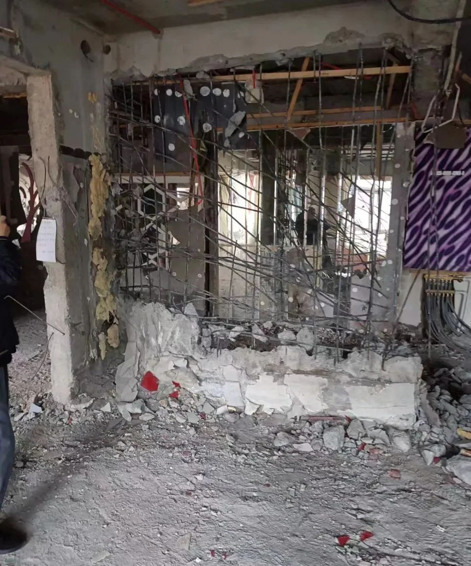 哈尔滨装修事件最新进展,哈尔滨装修砸墙后续