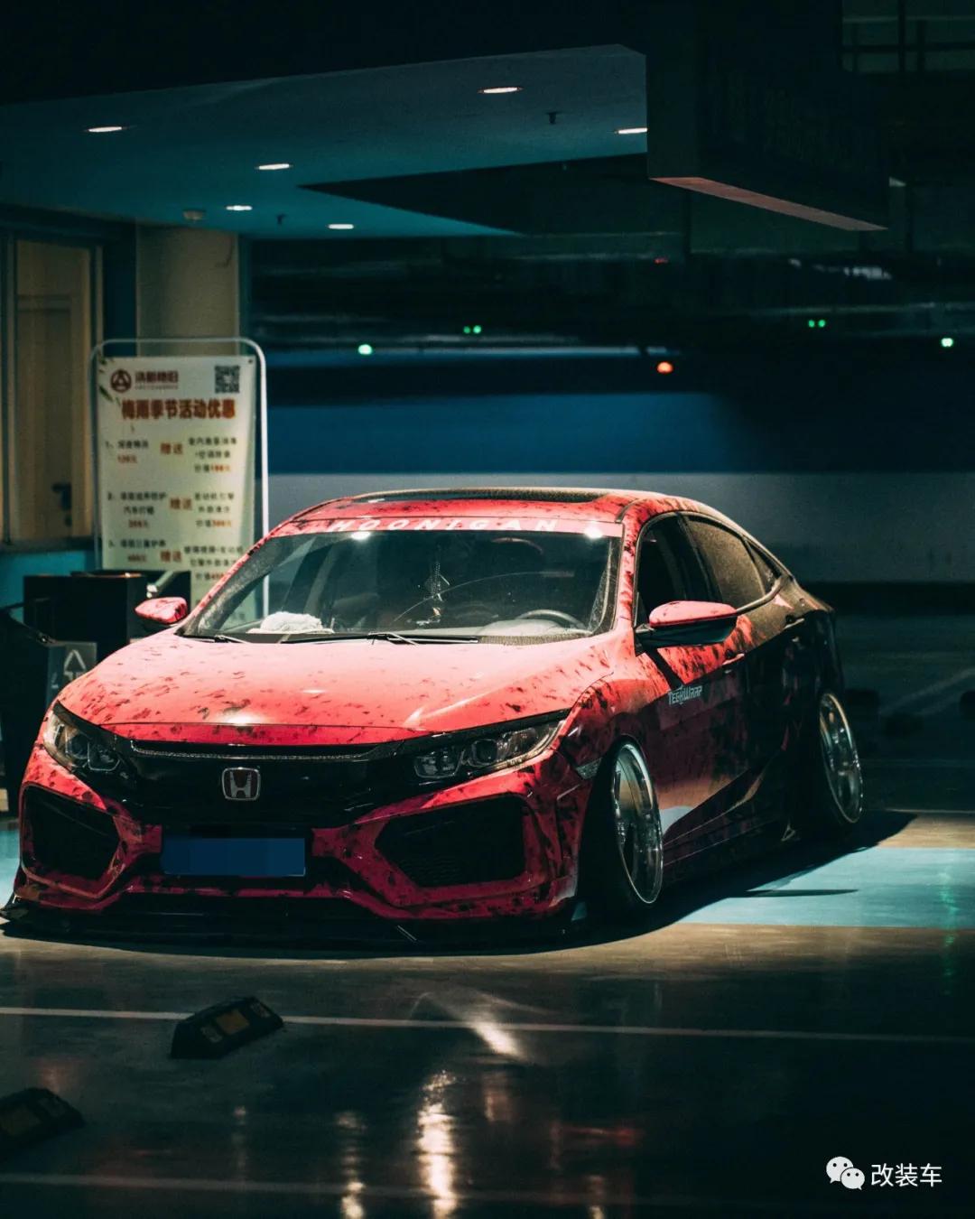 十代思域樱花粉低趴姿态,十代思域炫动蓝低趴姿态