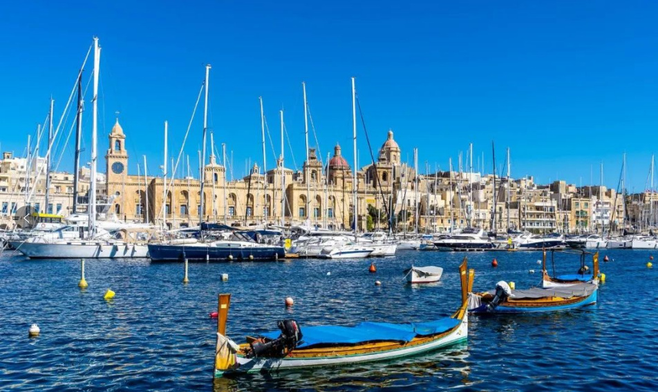 干货！建议收藏！全球有投资入籍法案的8本护照，该如何选择？