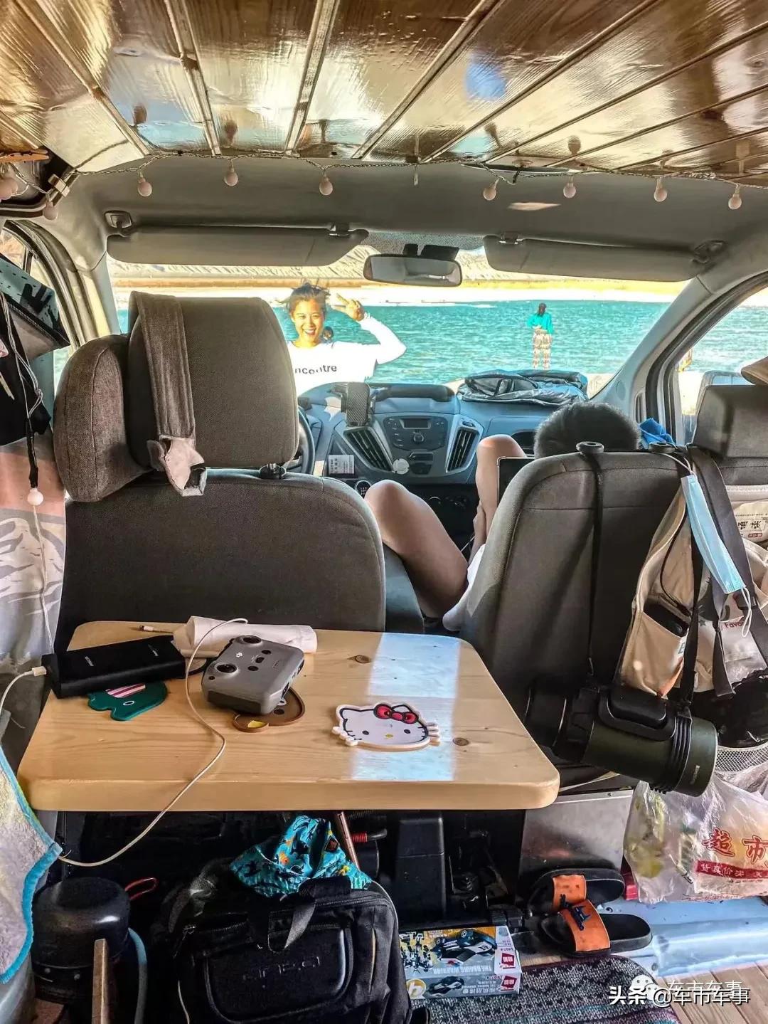 「车生活」他把6座全顺改装成房车，带着妻娃去旅行