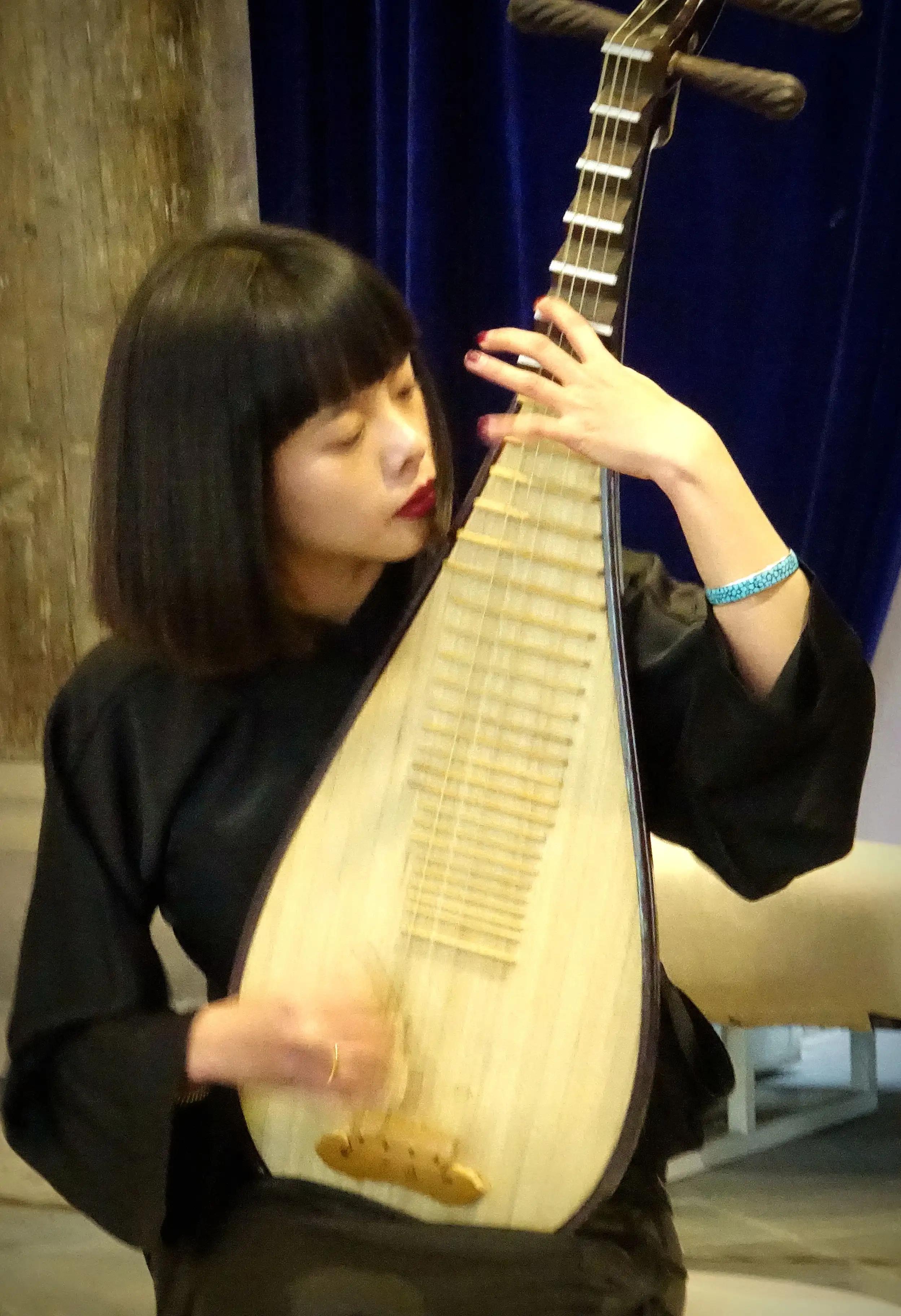 文献名邦在大理古城哪个门,文献名邦与白族服饰之美