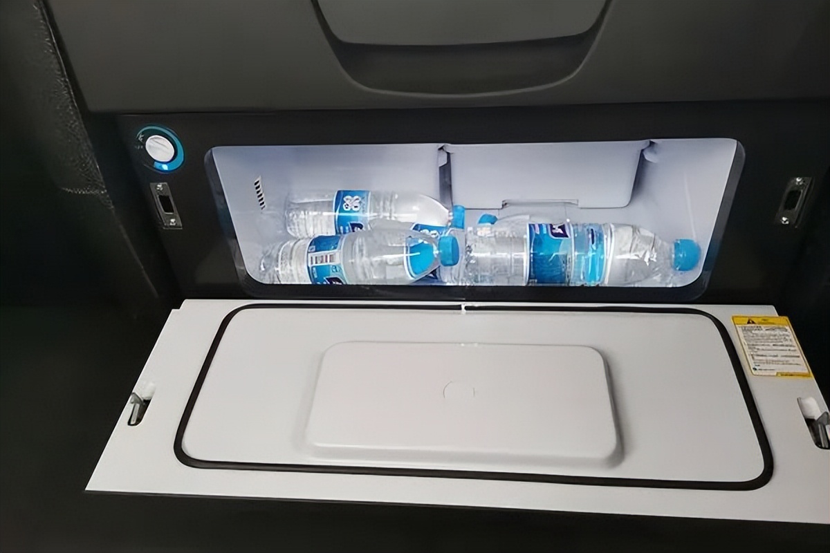 陕汽德龙x6000lng手动速比,陕汽德龙x6000lng燃气车