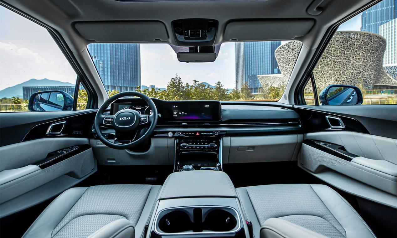 全新起亚嘉华实车很有商务风格,全新款起亚嘉华mpv版